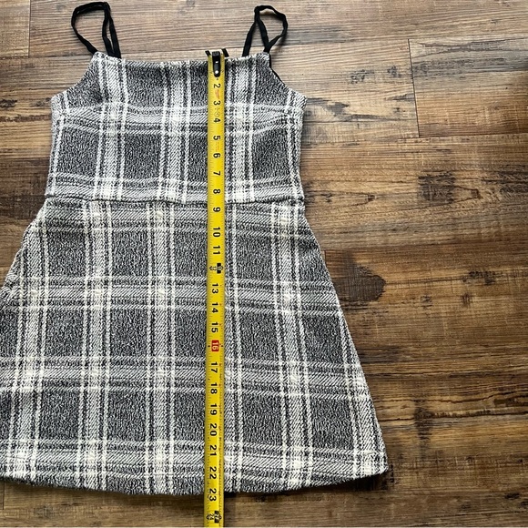Urban Outfitters White/Grey Plaid Tweed Style Mini Dress Size Medium - Picture 5 of 8
